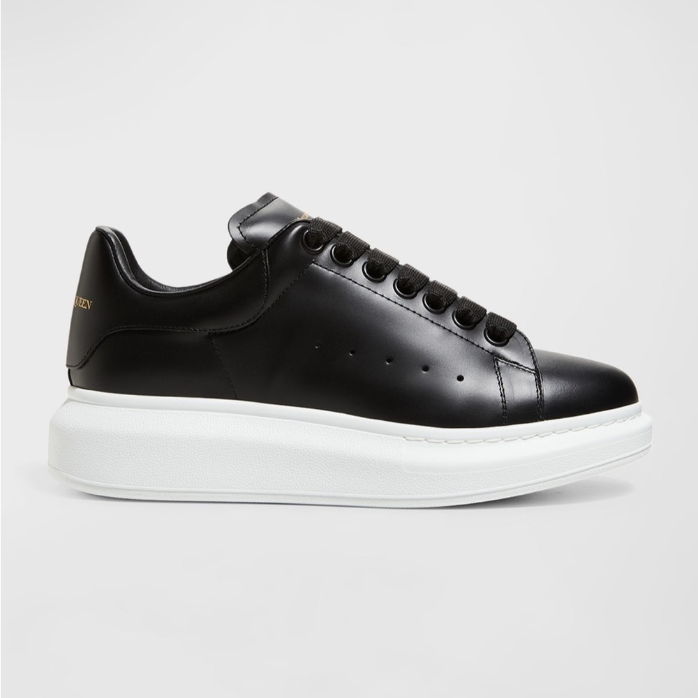 ALEXANDER MCQUEEN
Oversized Sneakers